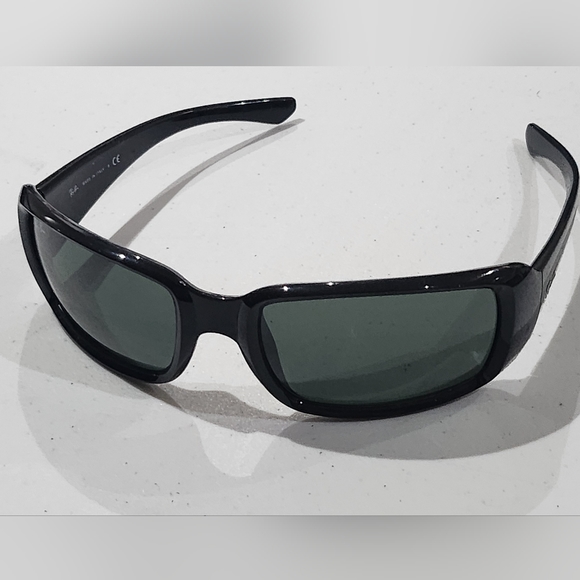 Ray Ban Polarized Sunglasses - Picture 3 of 4